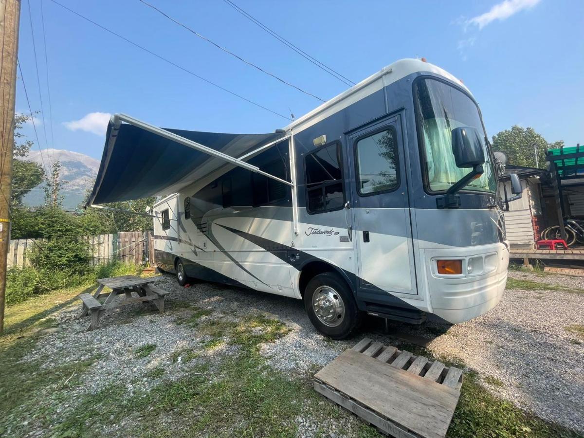 Rundle Mountain Rv Park Hotel Canmore Exterior photo