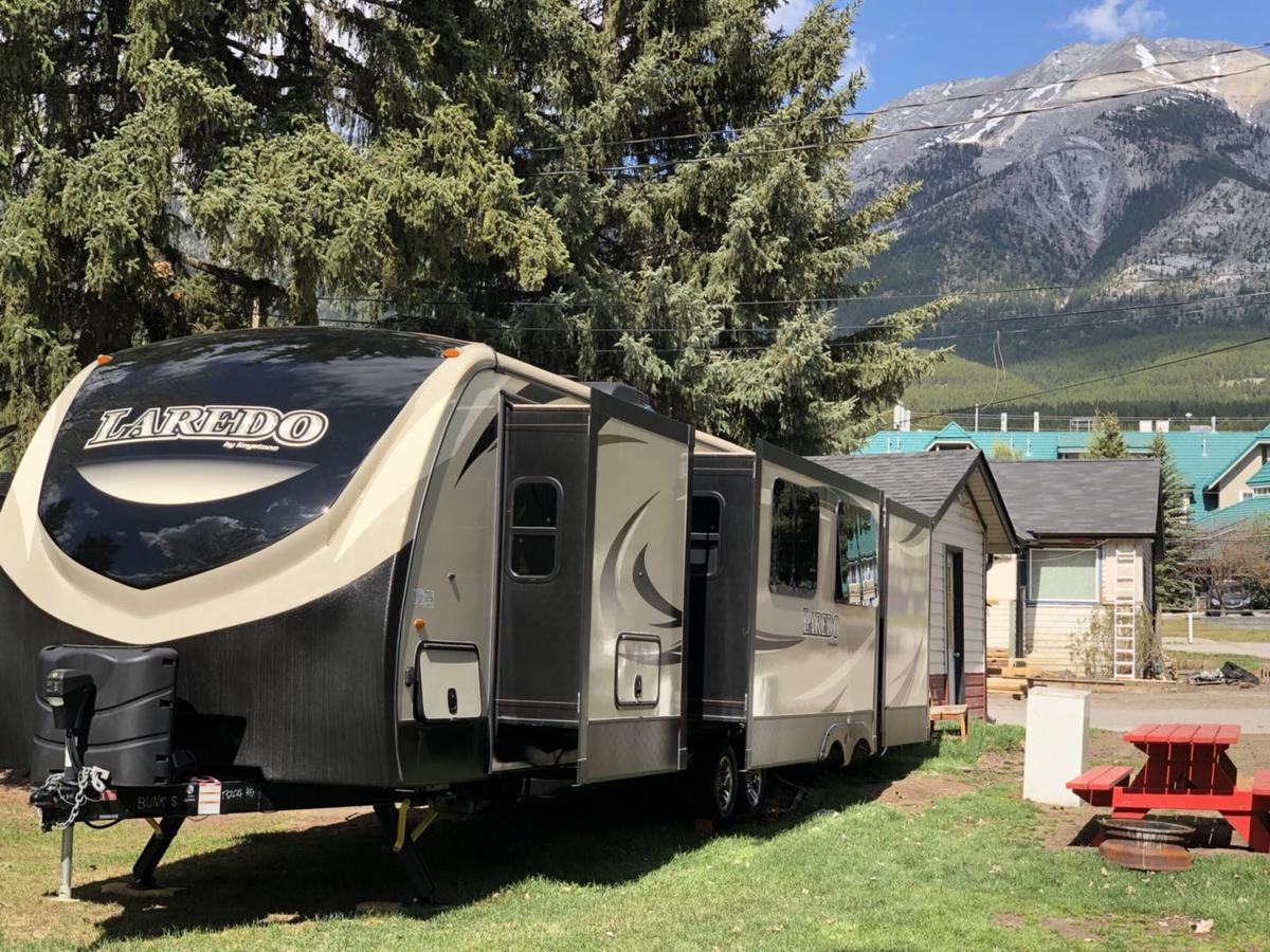 Rundle Mountain Rv Park Hotel Canmore Exterior photo