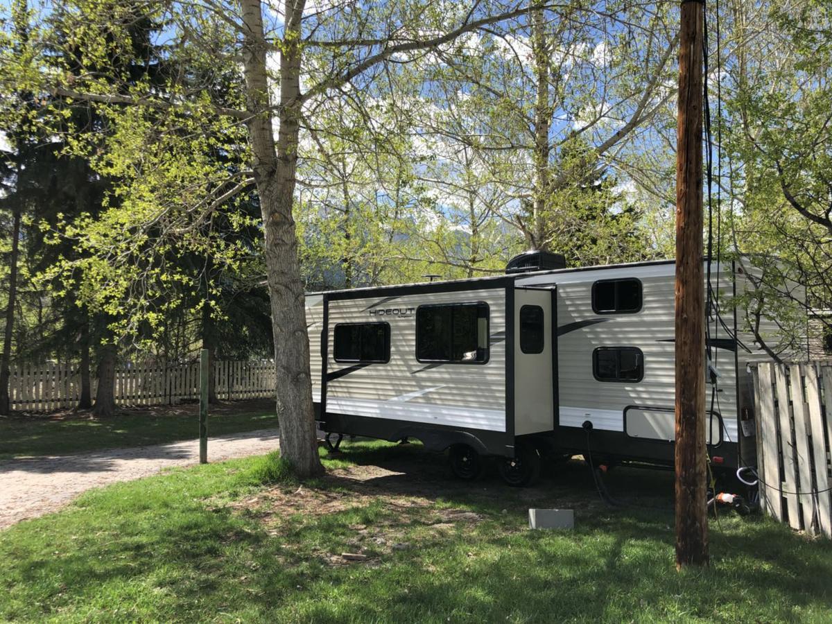 Rundle Mountain Rv Park Hotel Canmore Exterior photo
