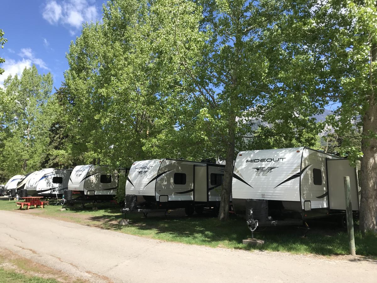 Rundle Mountain Rv Park Hotel Canmore Exterior photo
