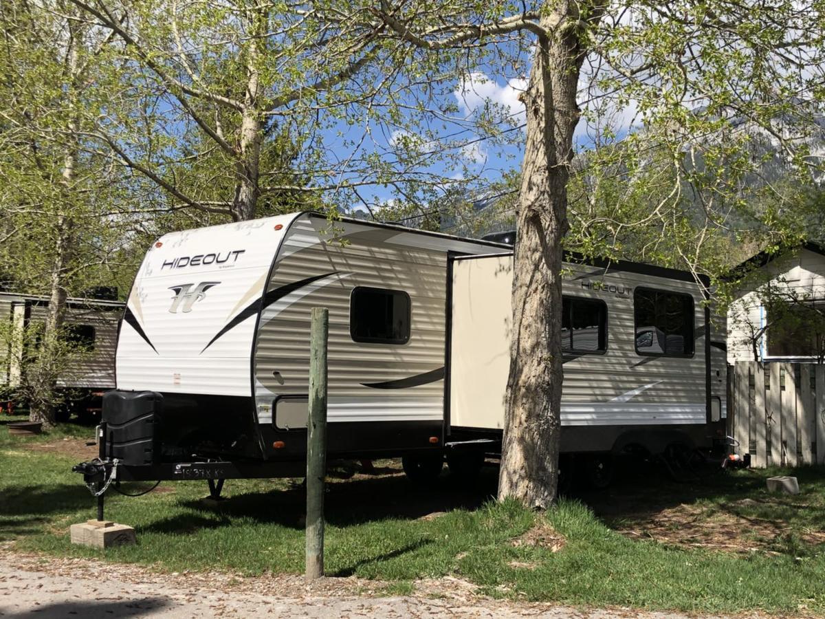 Rundle Mountain Rv Park Hotel Canmore Exterior photo